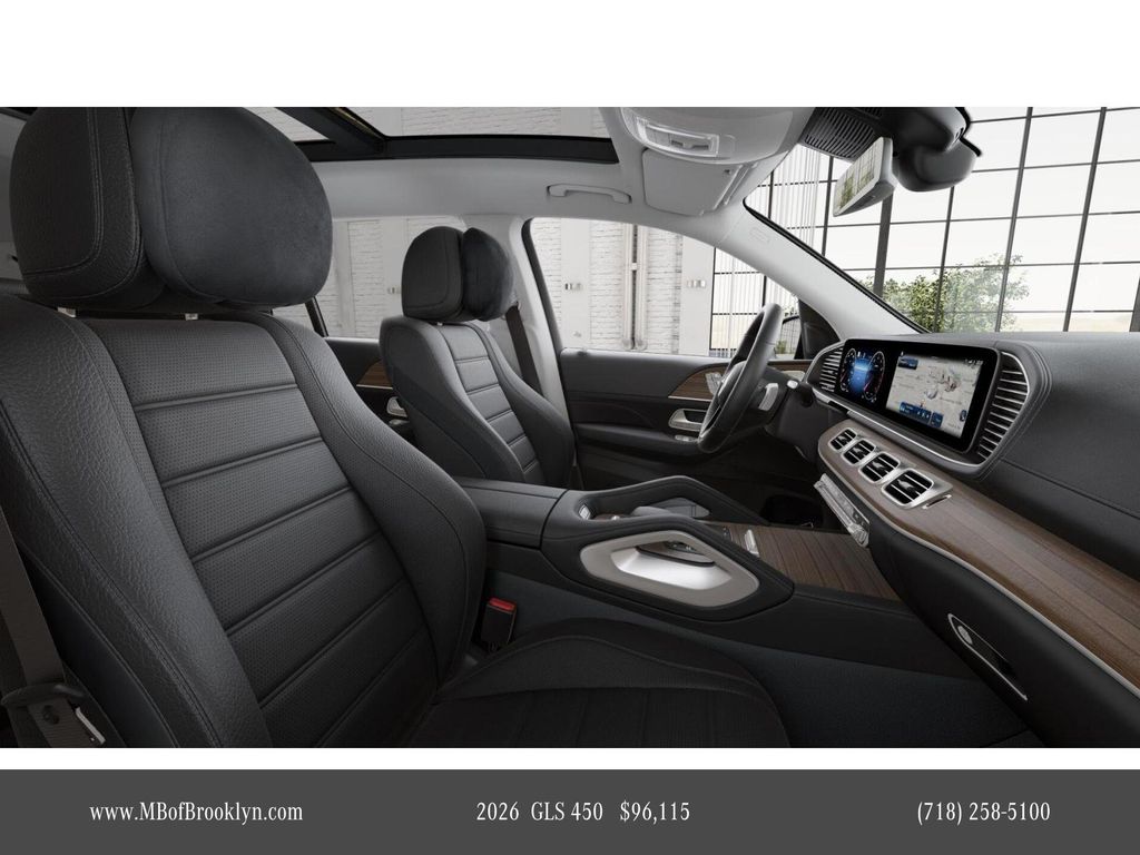 2026 Mercedes Benz GLS 450 4MATIC photo 4