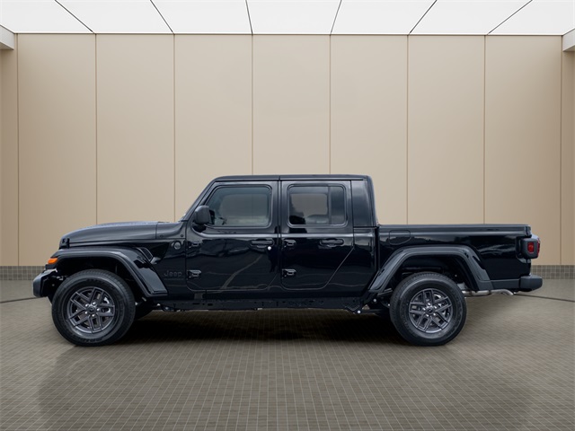 2025 Jeep Gladiator Sport S photo 2
