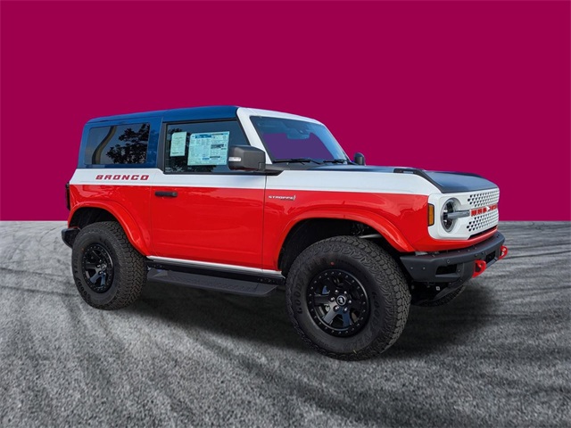 2025 Ford Bronco First Edition photo 2