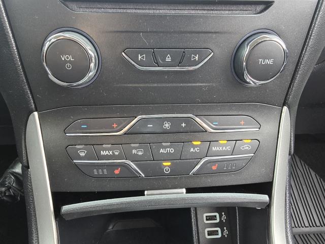 2018 Ford Edge SEL photo 22