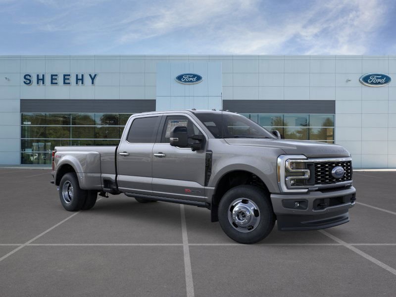 2026 Ford F-350 Super Duty Platinum's photo