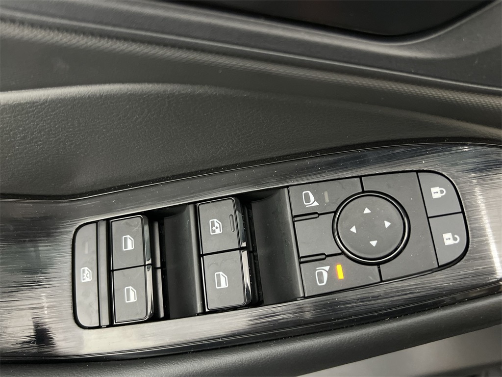 2025 Nissan Rogue S photo 15