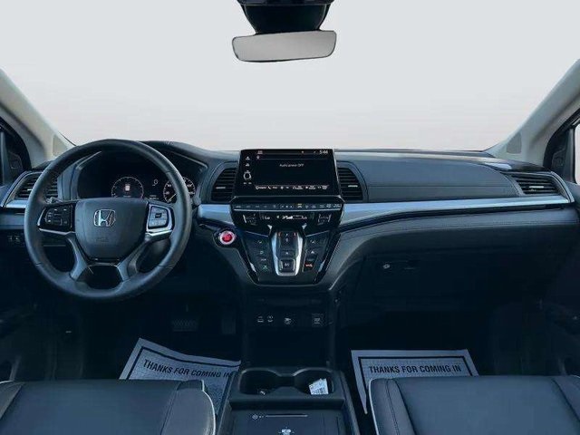 2025 Honda Odyssey Touring photo 9