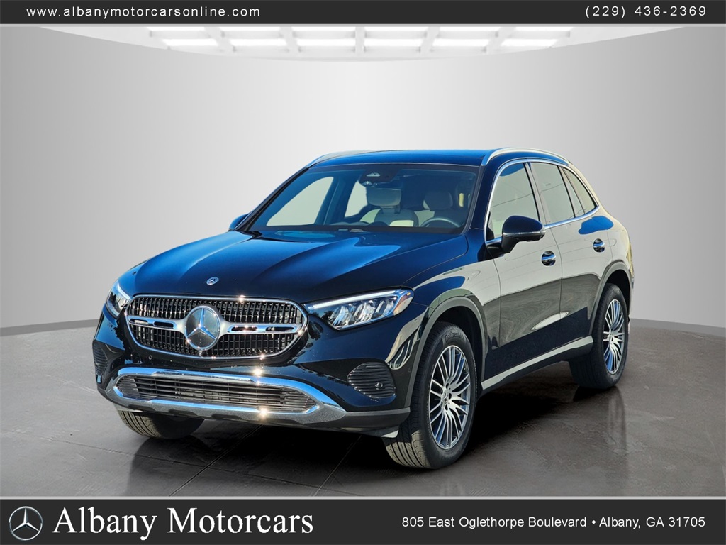 2025 Mercedes-Benz GLC Base's photo