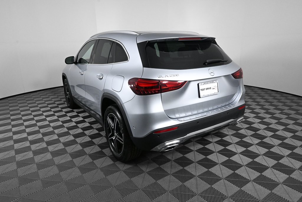 2026 Mercedes Benz GLA 250 photo 4