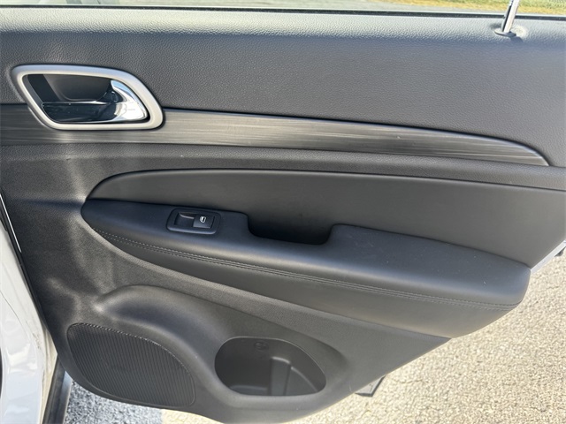2020 Jeep Grand Cherokee Laredo photo 15