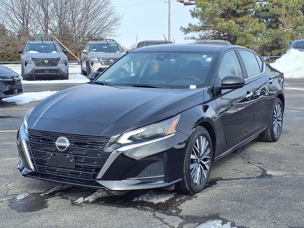 Certified 2025 Nissan Altima SV with VIN 1N4BL4DV8SN371383 for sale in Kansas City