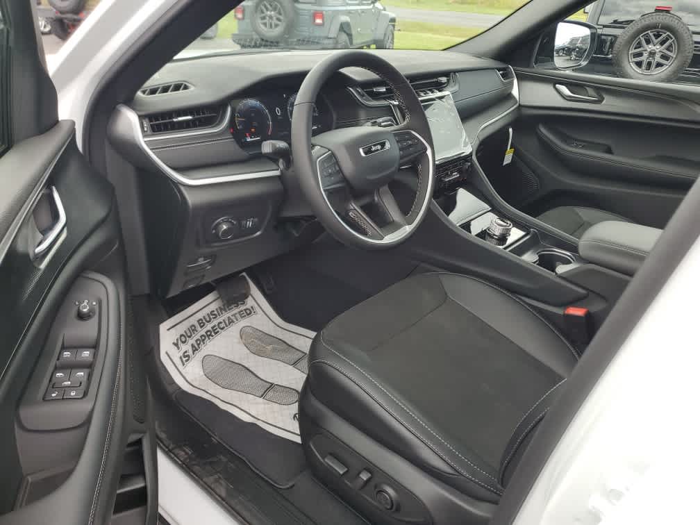 2025 Jeep Grand Cherokee Altitude X photo 11