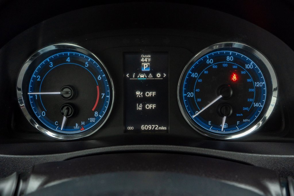 2018 Toyota Corolla SE photo 3