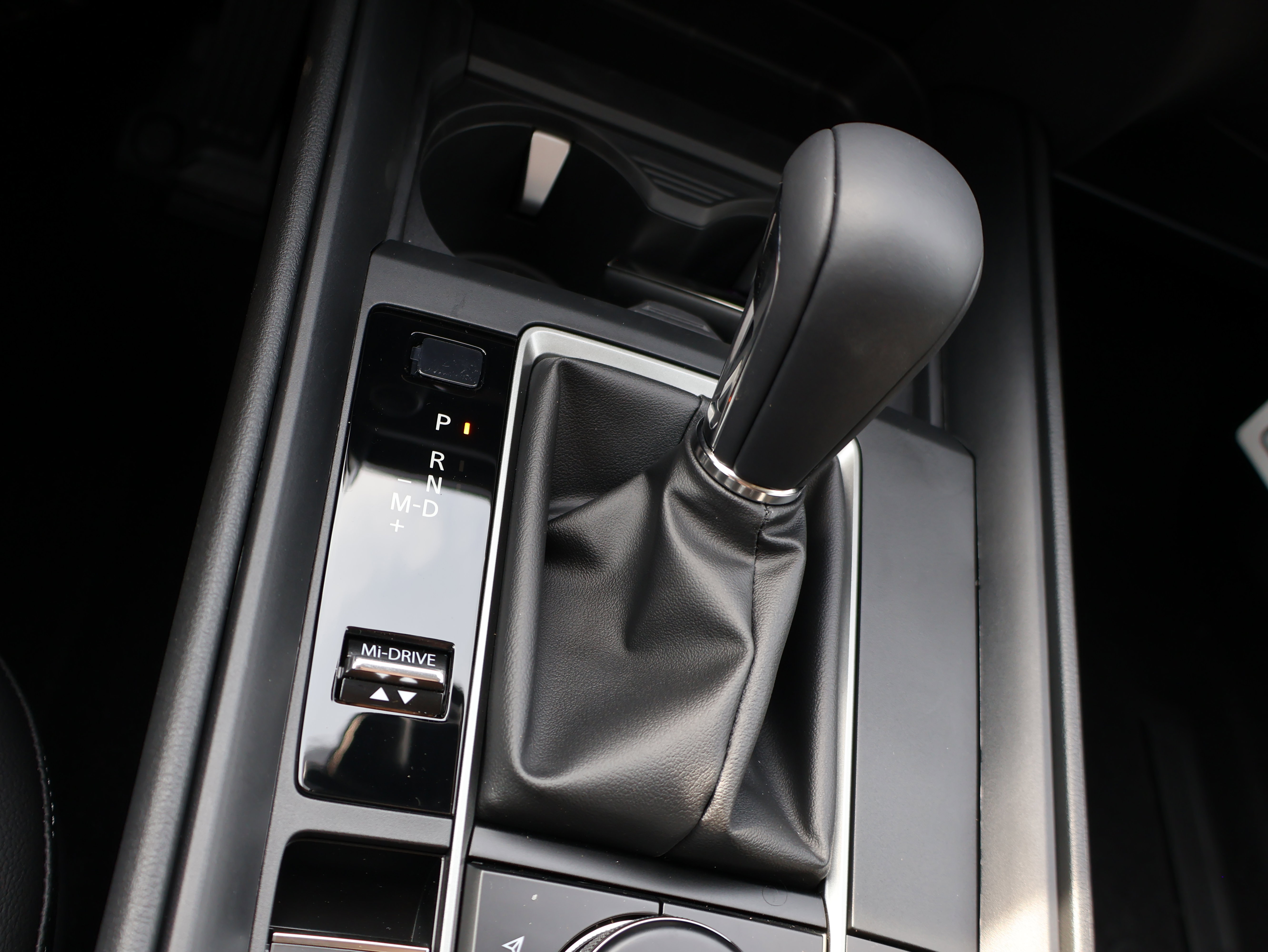 2025 Mazda CX-50 2.5 S Preferred photo 12