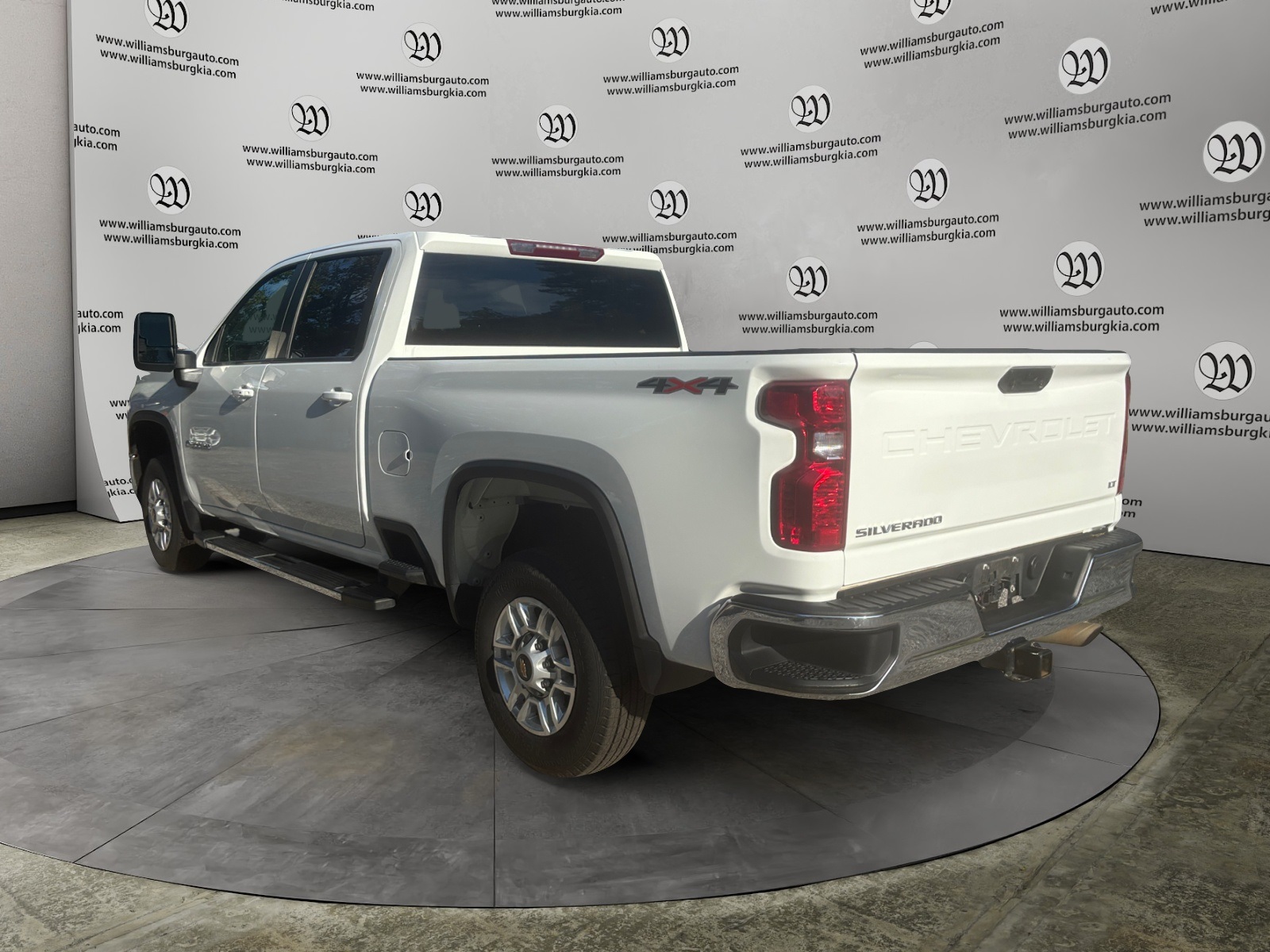 2024 Chevrolet Silverado 2500HD LT photo 3