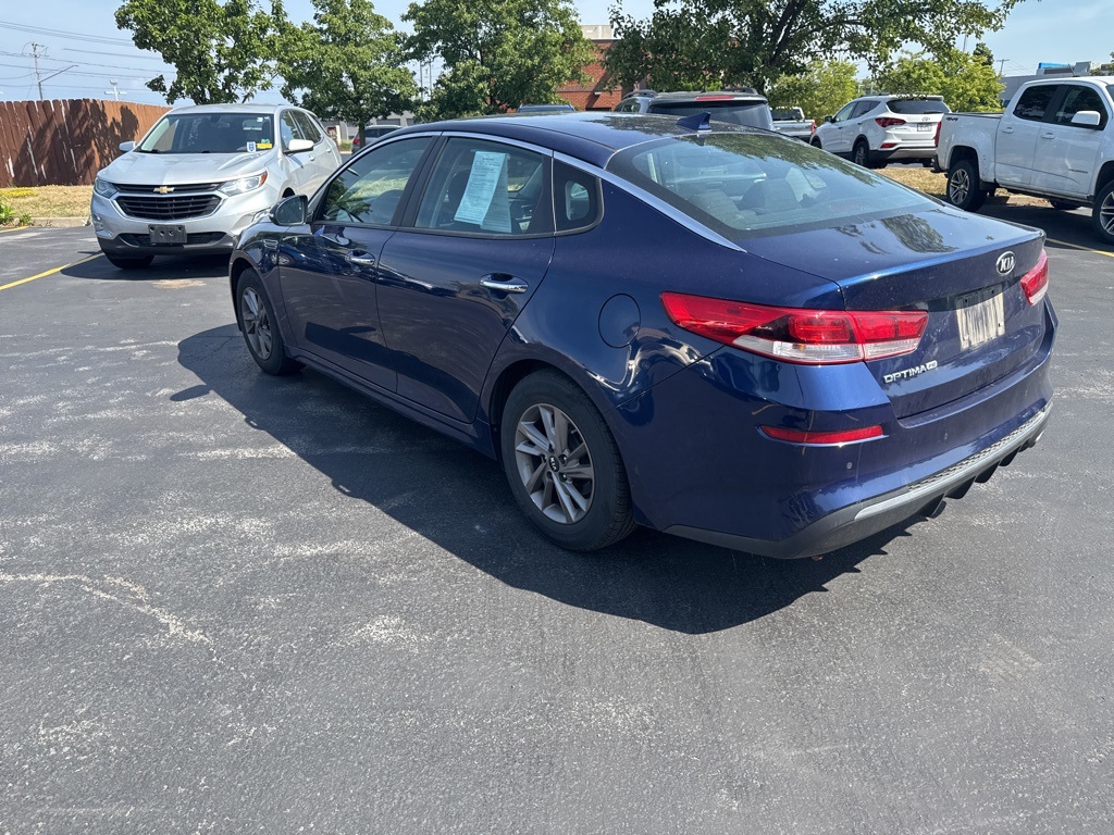 2020 Kia Optima LX photo 4