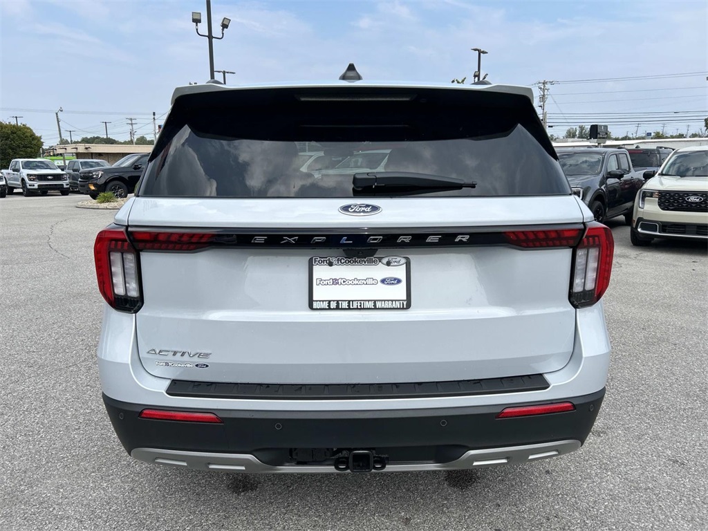 2025 Ford Explorer photo 5