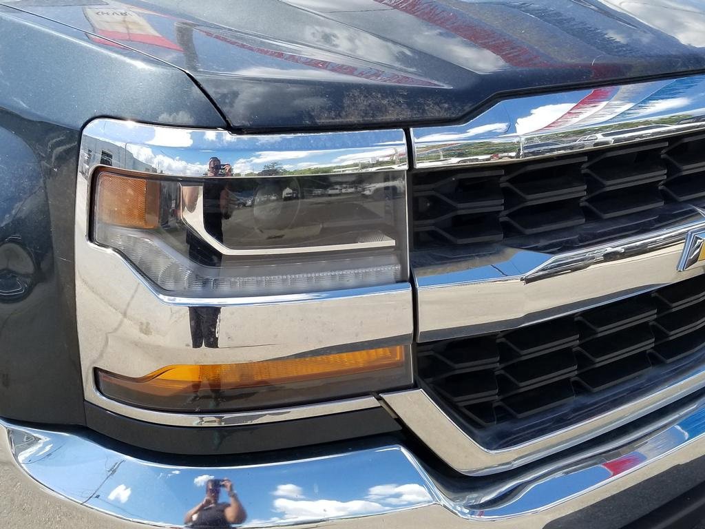 2017 Chevrolet Silverado 1500 LT photo 9