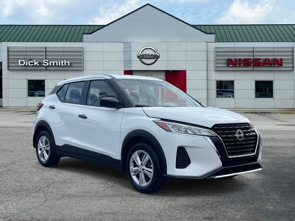 2025 Nissan KICKS PLAY Base's photo