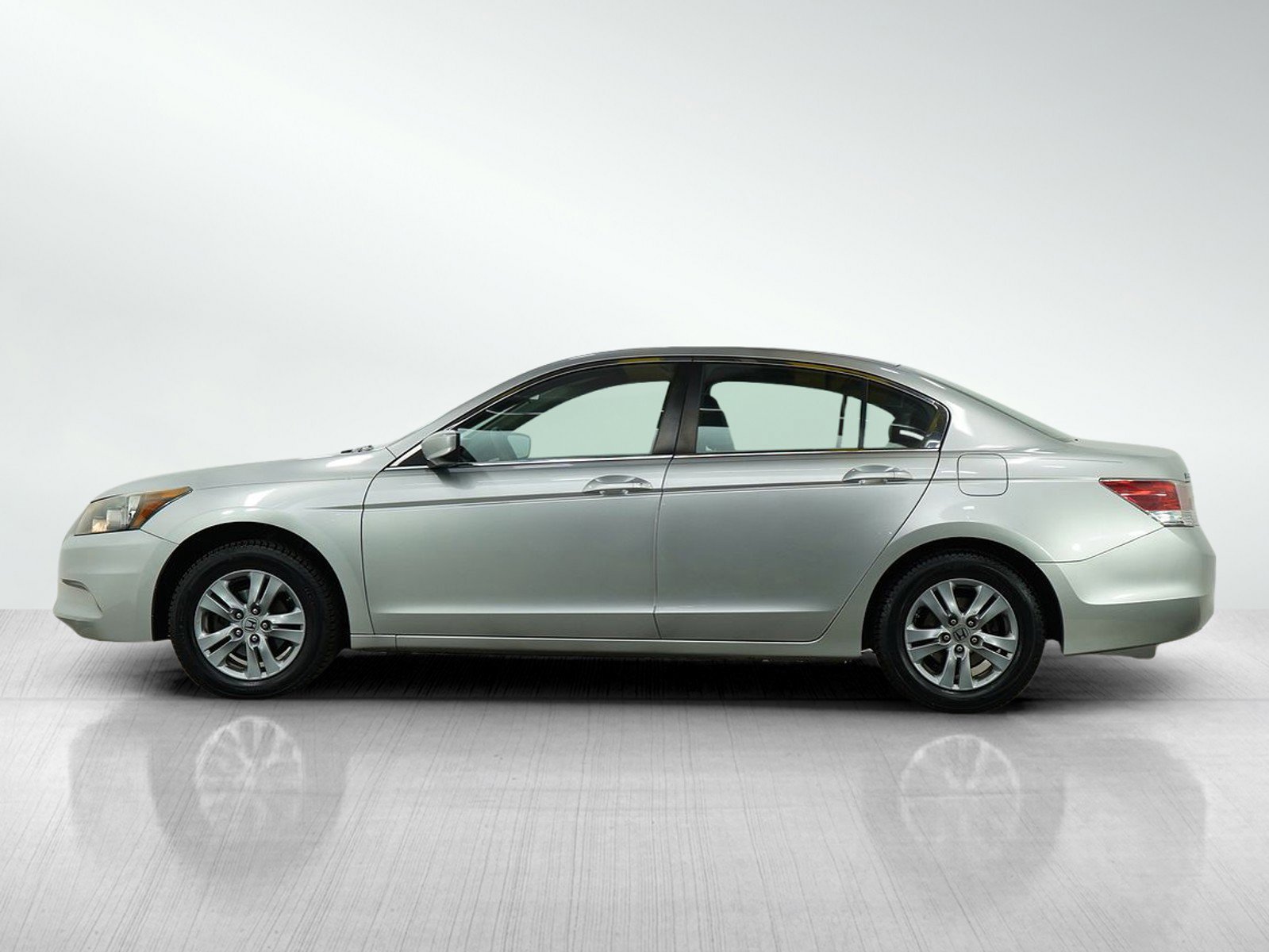Used 2011 Honda Accord SE with VIN 1HGCP2F6XBA144895 for sale in Hopkins, Minnesota
