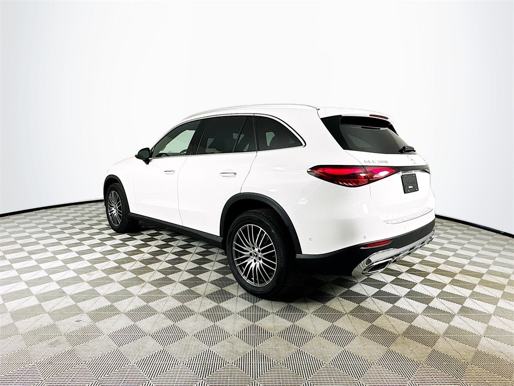 2026 Mercedes Benz GLC 300 4MATIC photo 5