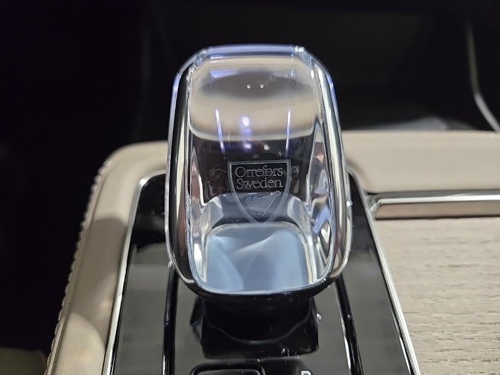 2026 Volvo XC90 B5 Plus photo 13