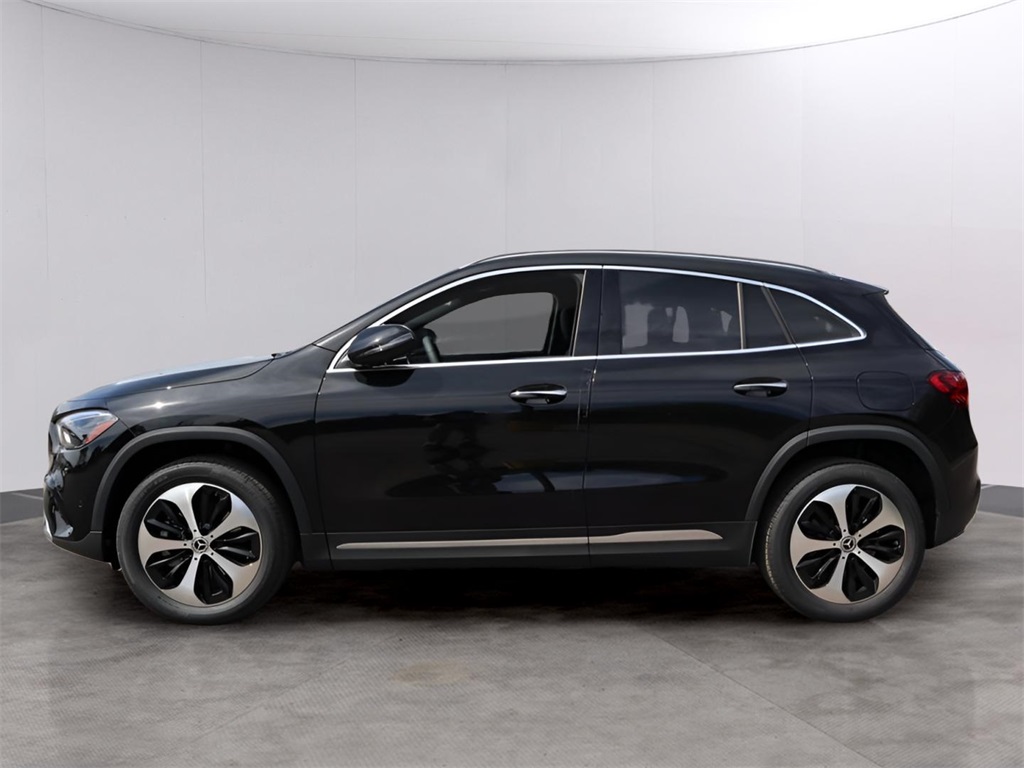 2026 Mercedes Benz GLA 250 4MATIC photo 3