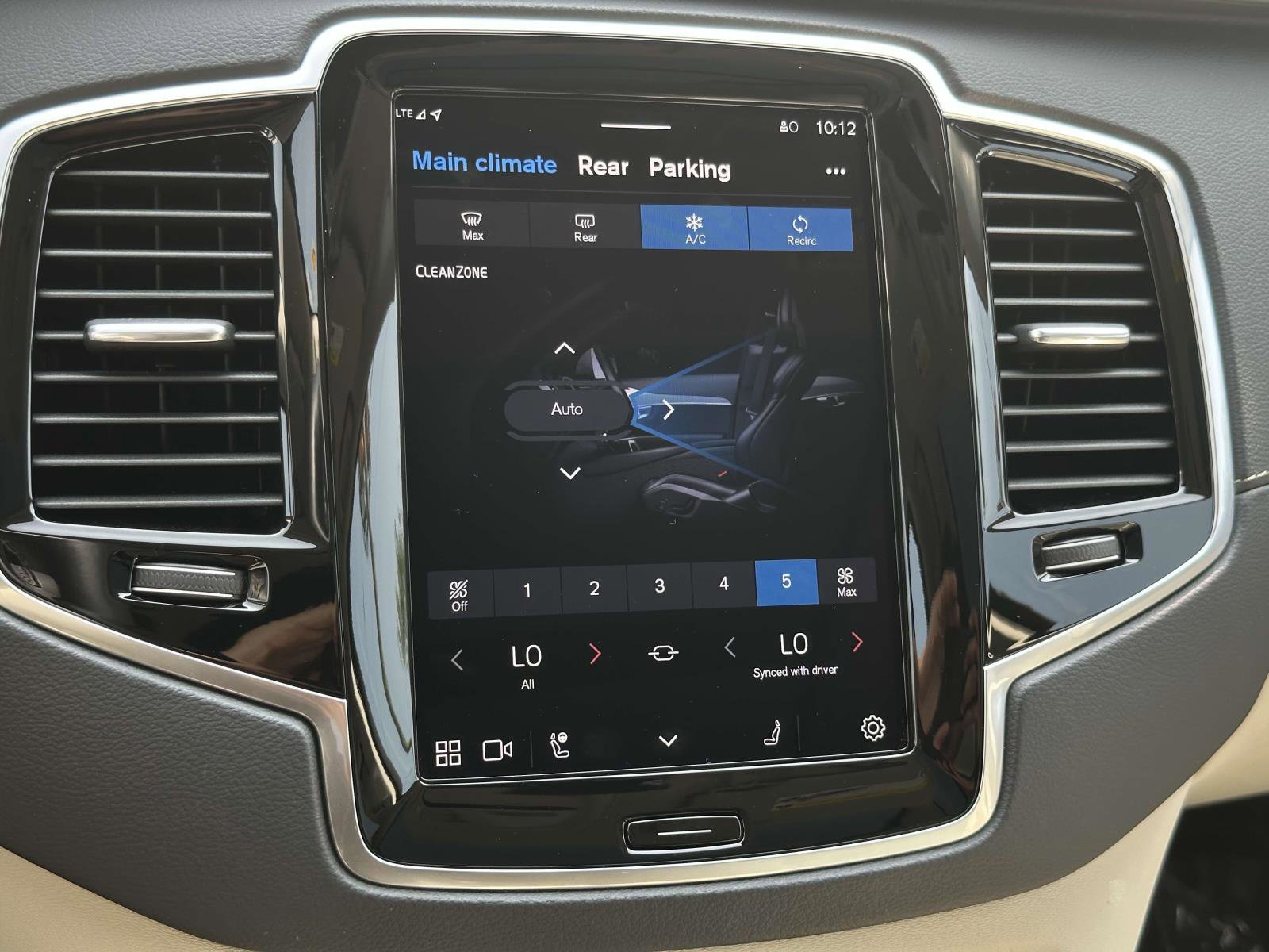 2023 Volvo XC90 Ultimate photo 4