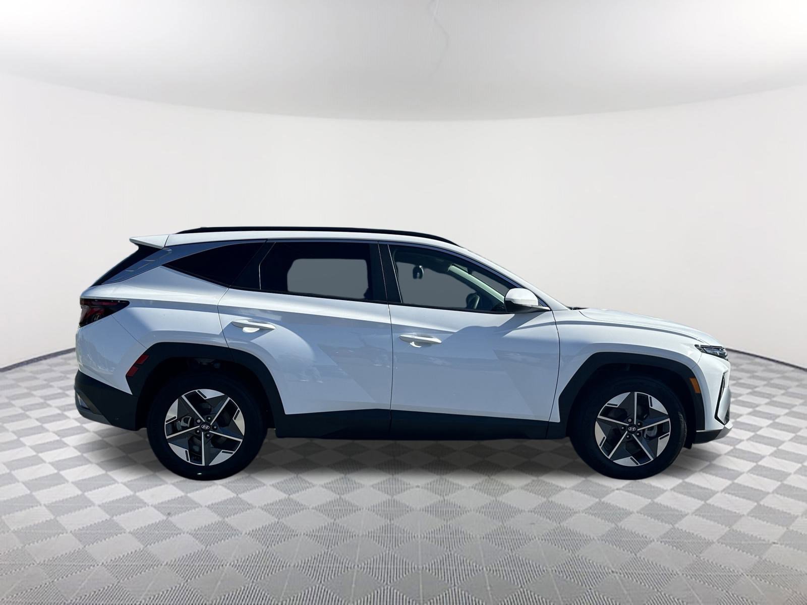 2025 Hyundai Tucson SEL photo 4