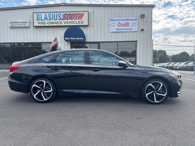 2018 Honda Accord Sport 2.0T photo 2