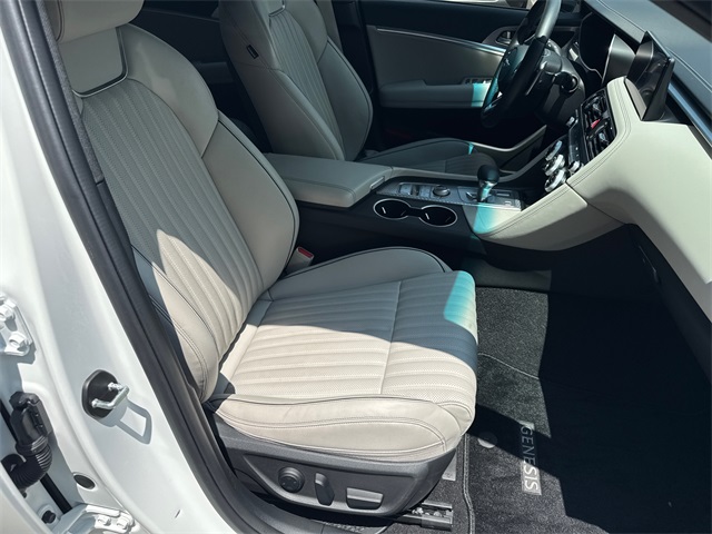 2023 Genesis G70 3.3T photo 13
