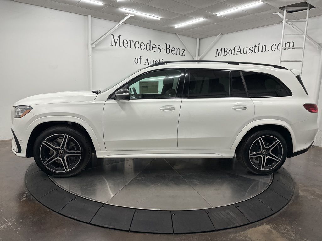 2026 Mercedes Benz GLS 450 4MATIC photo 3