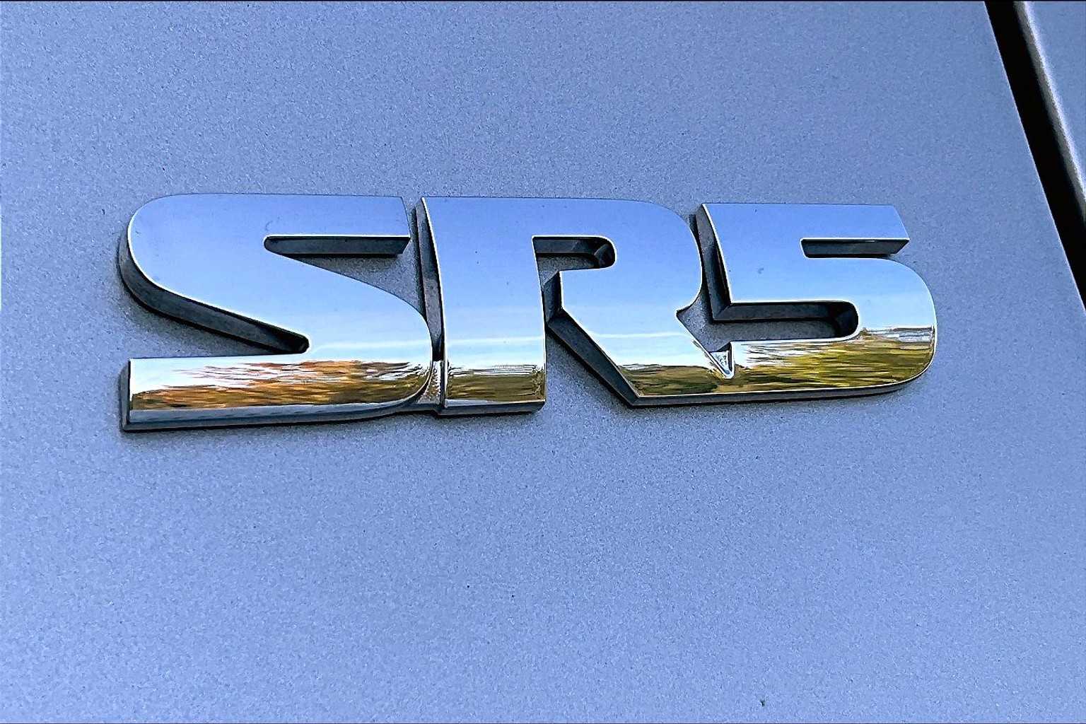 2016 Toyota Tacoma SR5 photo 9