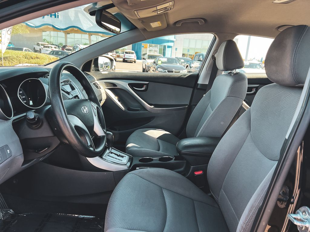 2012 Hyundai Elantra GLS photo 21