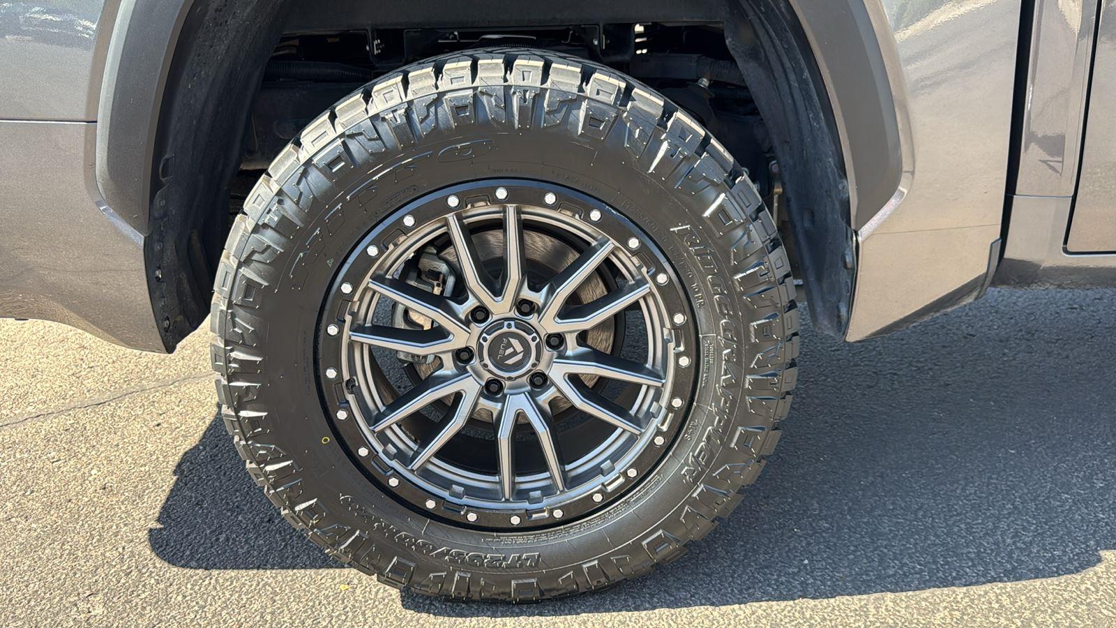 2022 Toyota Tundra SR5 CrewMax photo 9