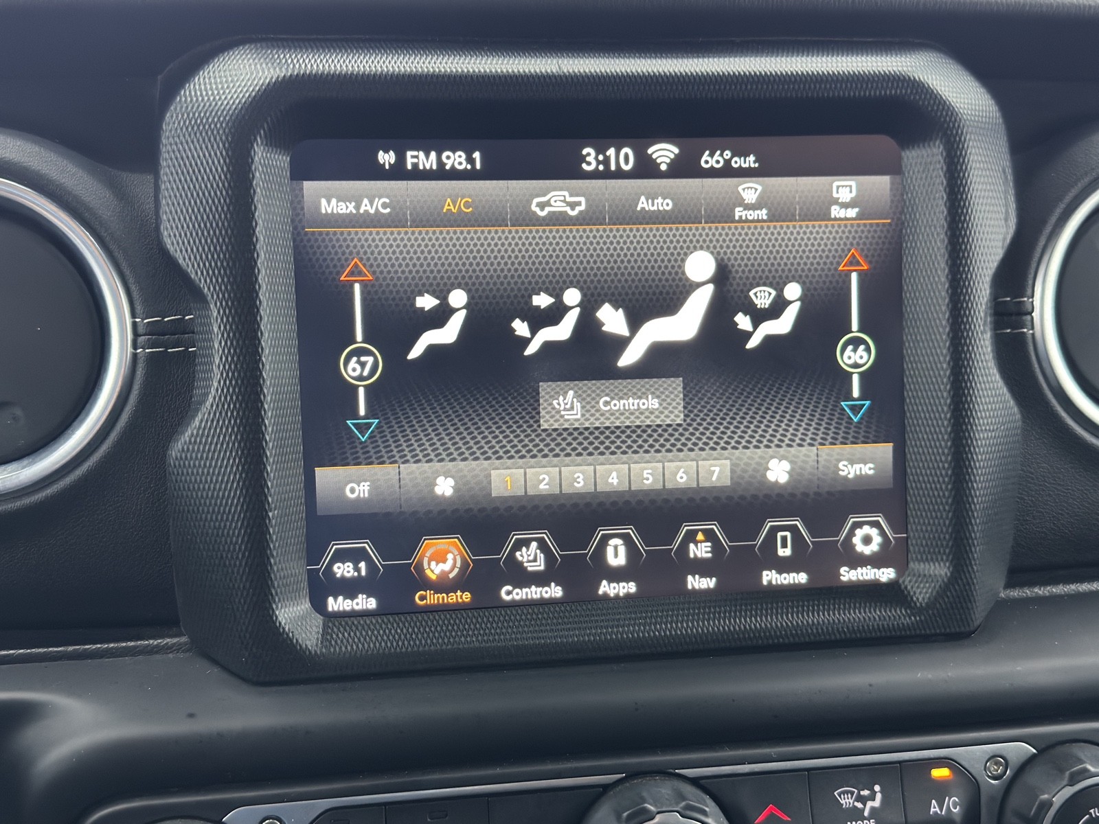 2020 Jeep Gladiator Overland photo 31