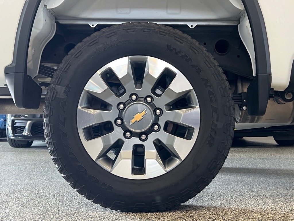 2024 Chevrolet Silverado 2500HD Custom photo 21