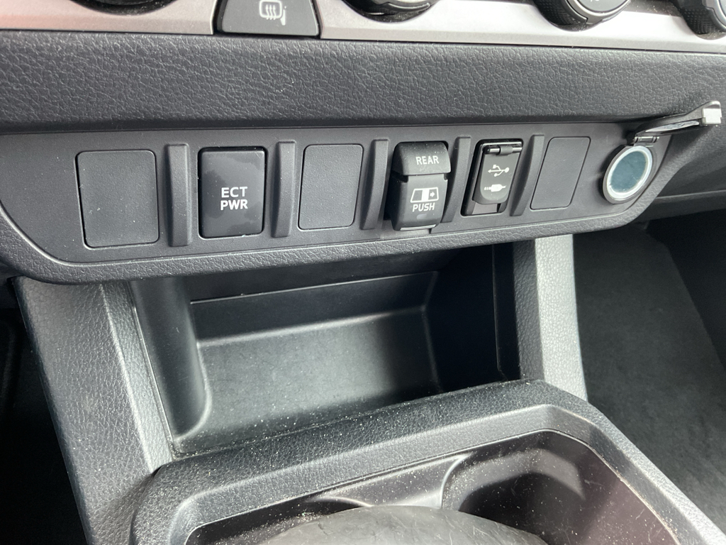 2019 Toyota Tacoma SR5 photo 23