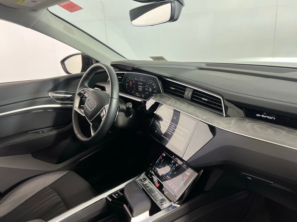 2024 Audi Q8 E-tron Premium Plus photo 29