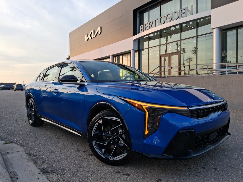 2025 Kia K4 GT-Line's photo