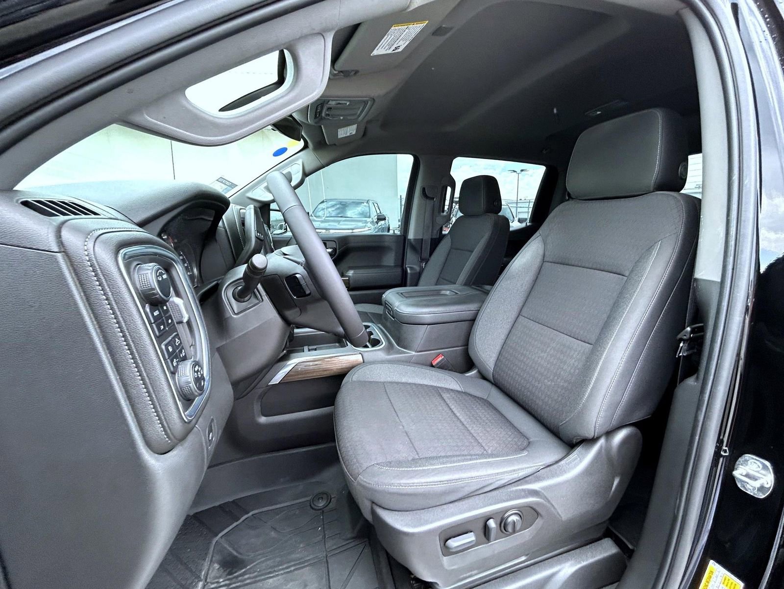 2022 Chevrolet Silverado 1500 RST photo 4