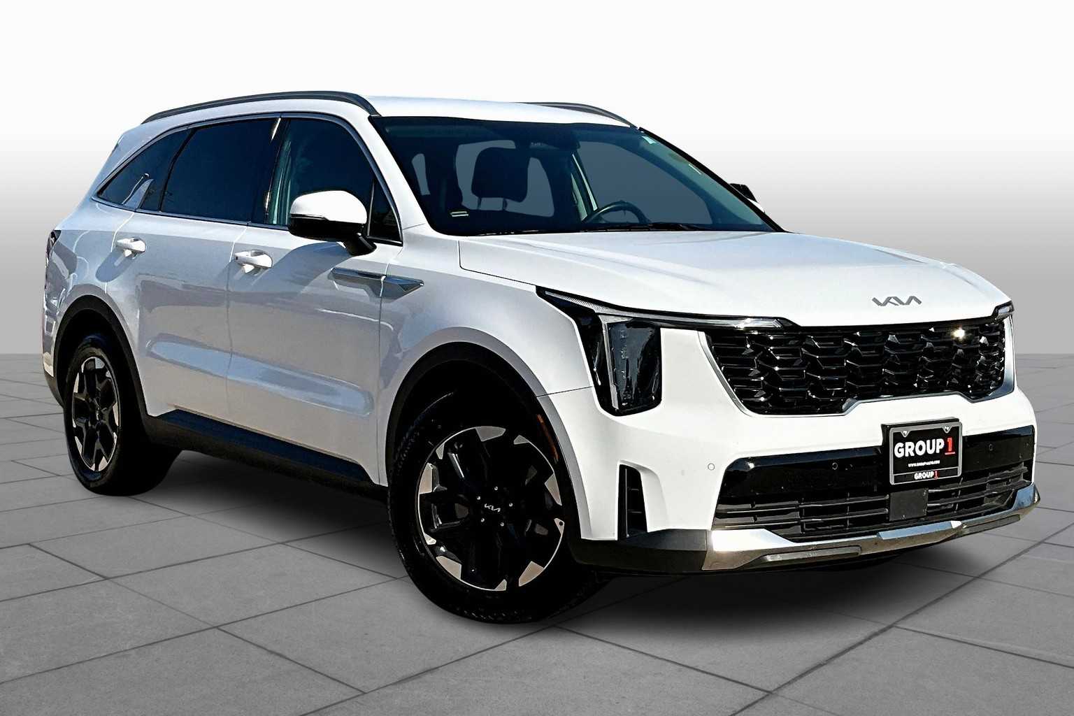 2024 Kia Sorento S photo 2