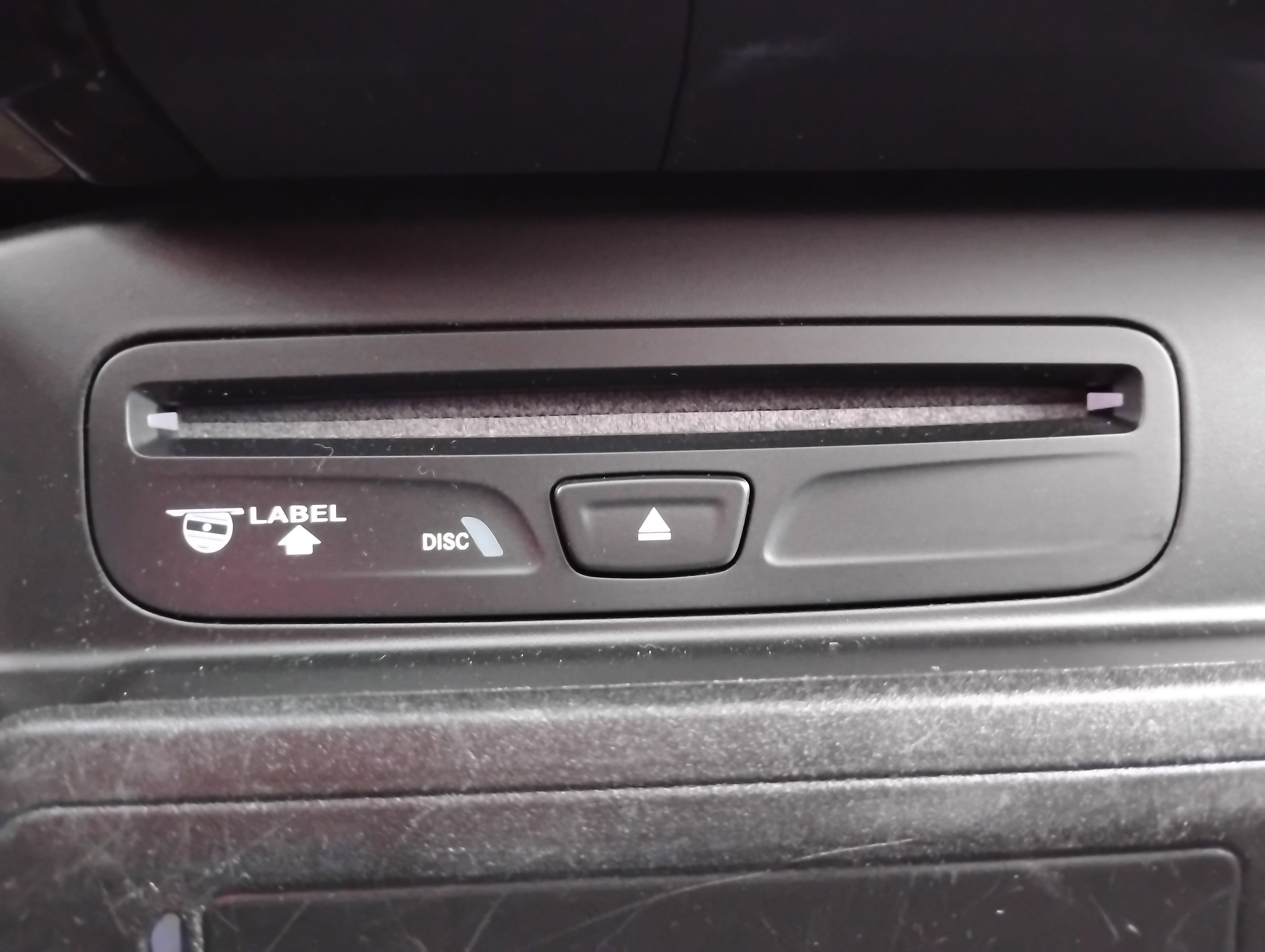 2019 Ram 1500 Laramie photo 2