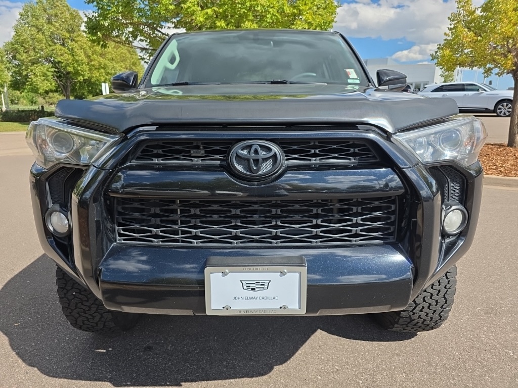 2016 Toyota 4Runner SR5 photo 6