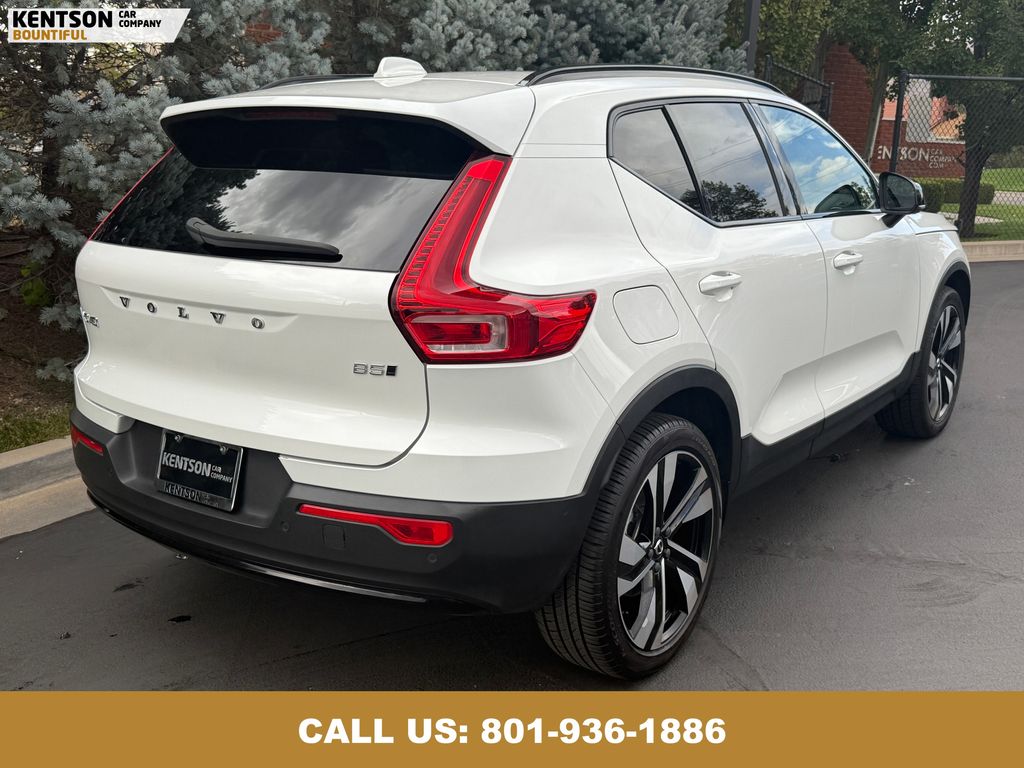 2023 Volvo XC40 AWD Ultimate photo 6