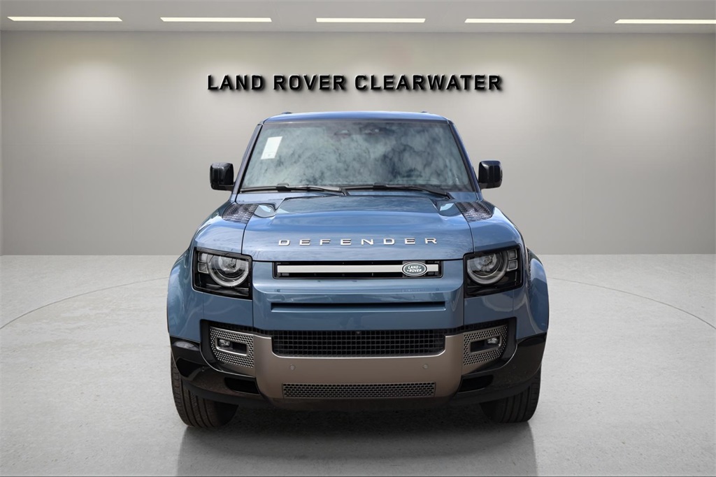 2025 Land Rover Defender 90 X-Dynamic SE photo 8