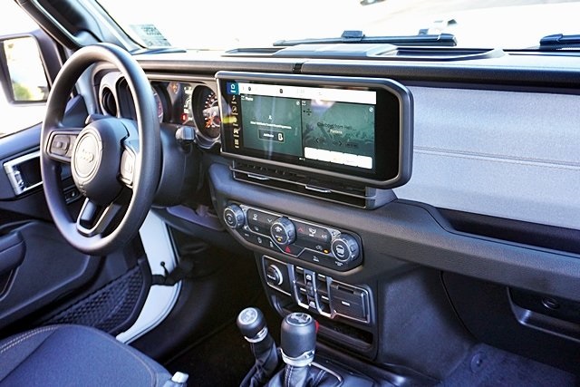 New 2026 Bright White Clear-Coat Exterior Paint Jeep Sport image 14