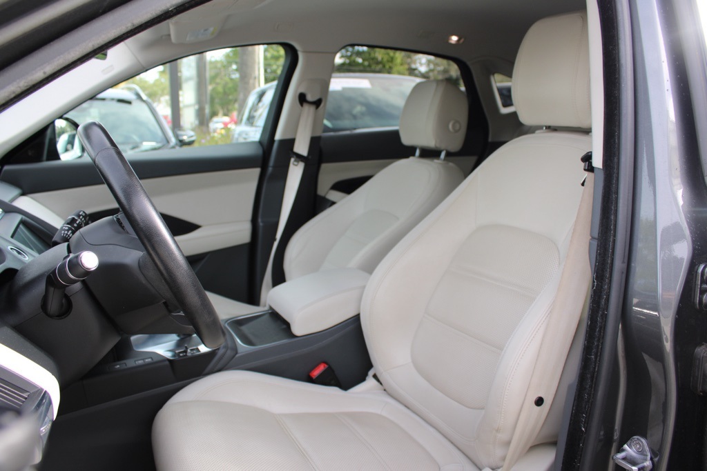 2019 Jaguar E-PACE P250 S photo 4