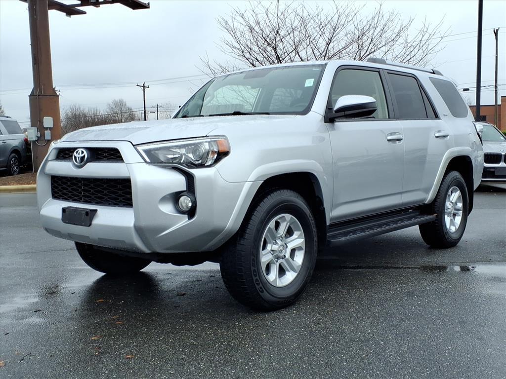 2019 Toyota 4Runner SR5's photo