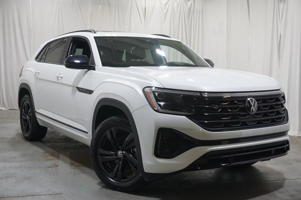 2025 Volkswagen Atlas Cross Sport SEL R-Line photo 3