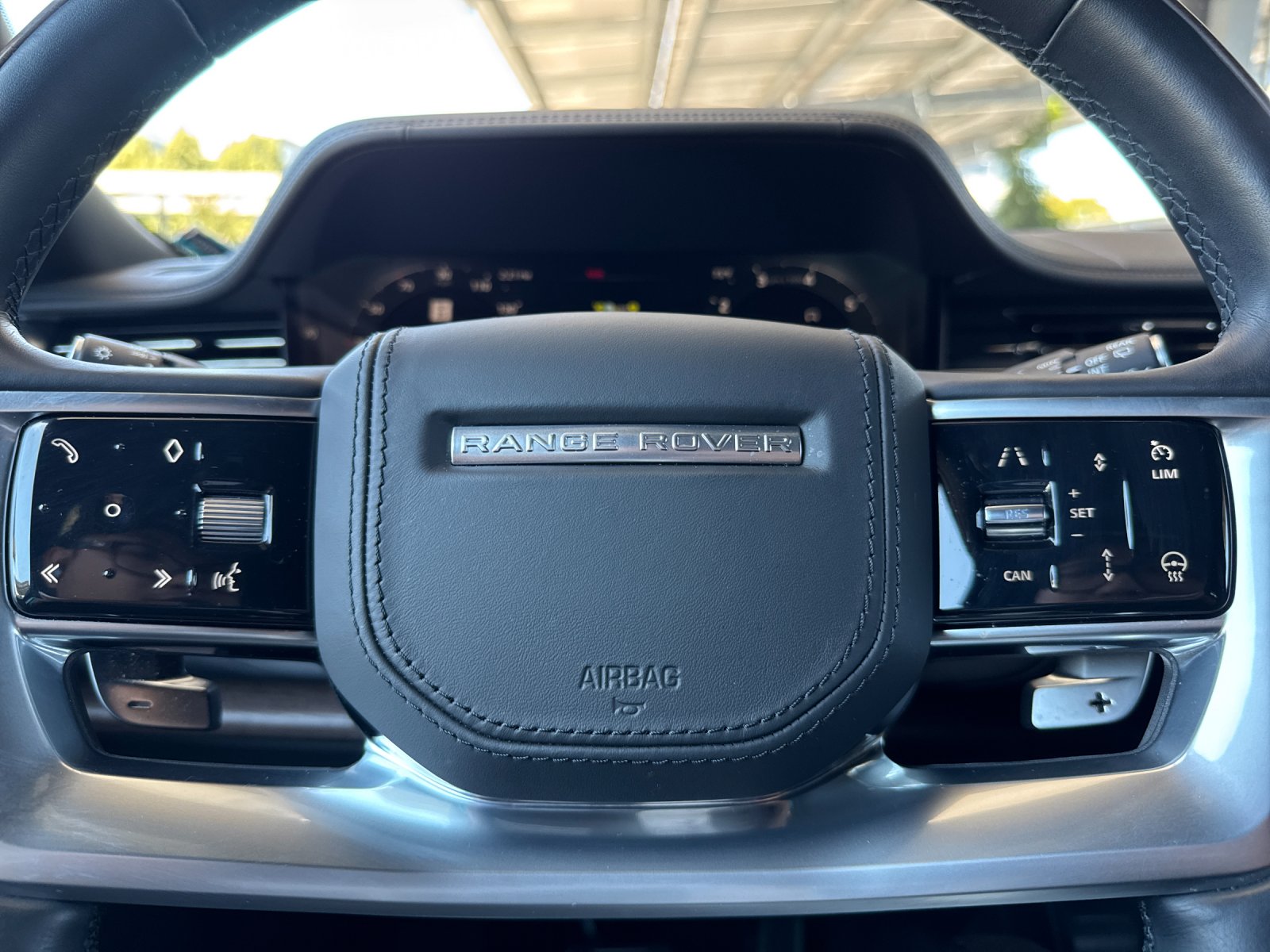 2023 Land Rover Range Rover Autobiography photo 27