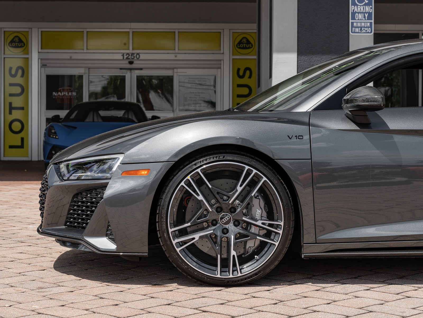 2023 Audi R8 V10 Performance photo 12