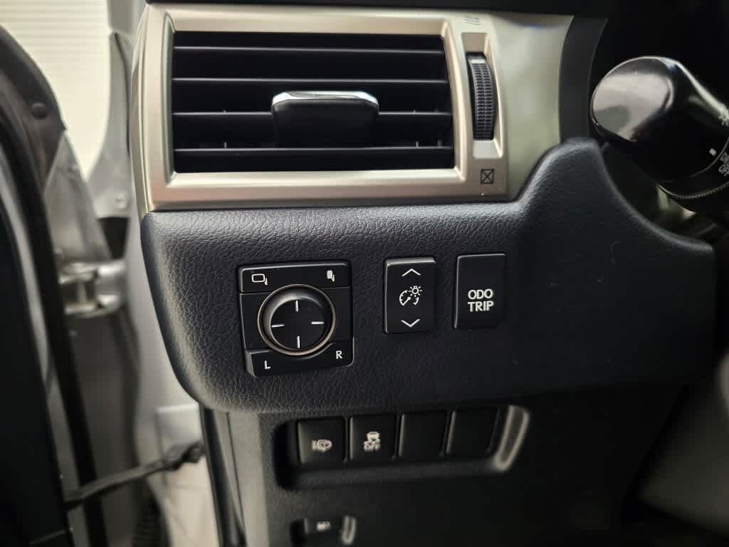 2018 Lexus GX 460 photo 2