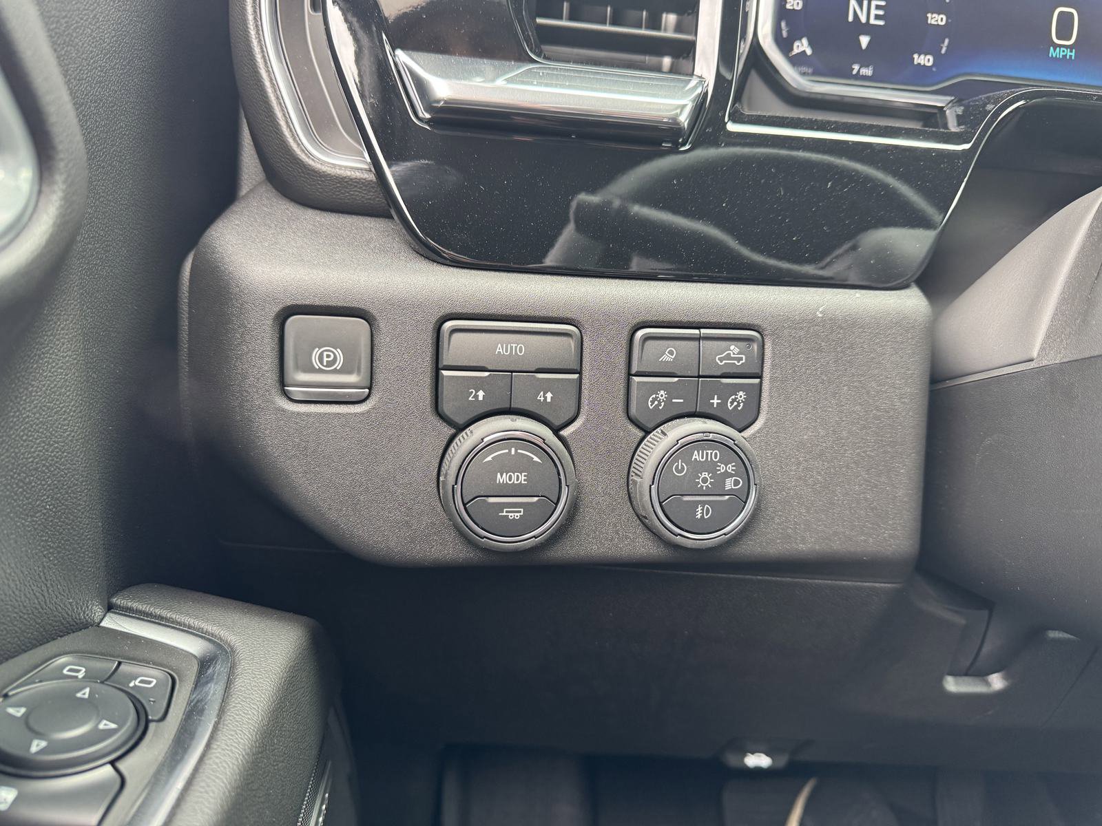 2025 Chevrolet Silverado 1500 RST photo 23